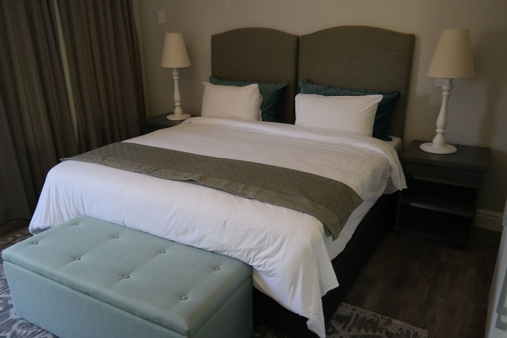 2 Bedrooms Luxury Apartment with garden view Quartet Hotel and Garden Suites