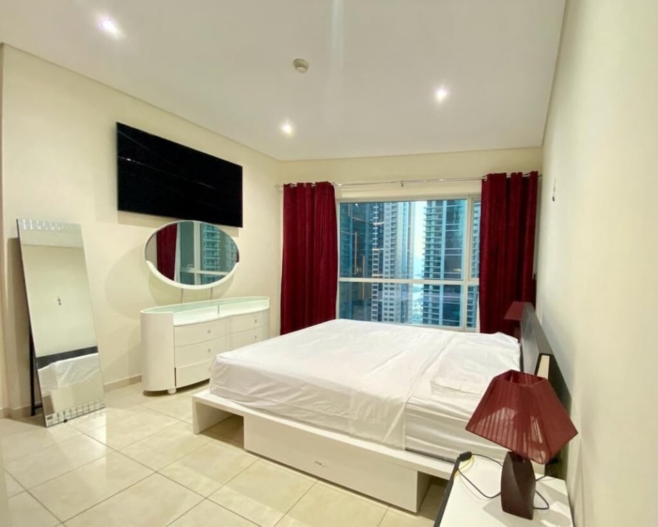 Апартаменты Deluxe Brightline Property in Marina for Short Term Rent