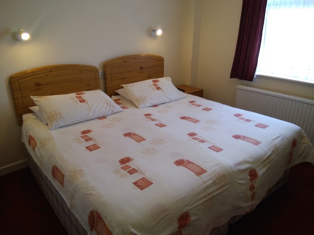 Standard Double room LAMPLIGHTER GUESTHOUSE