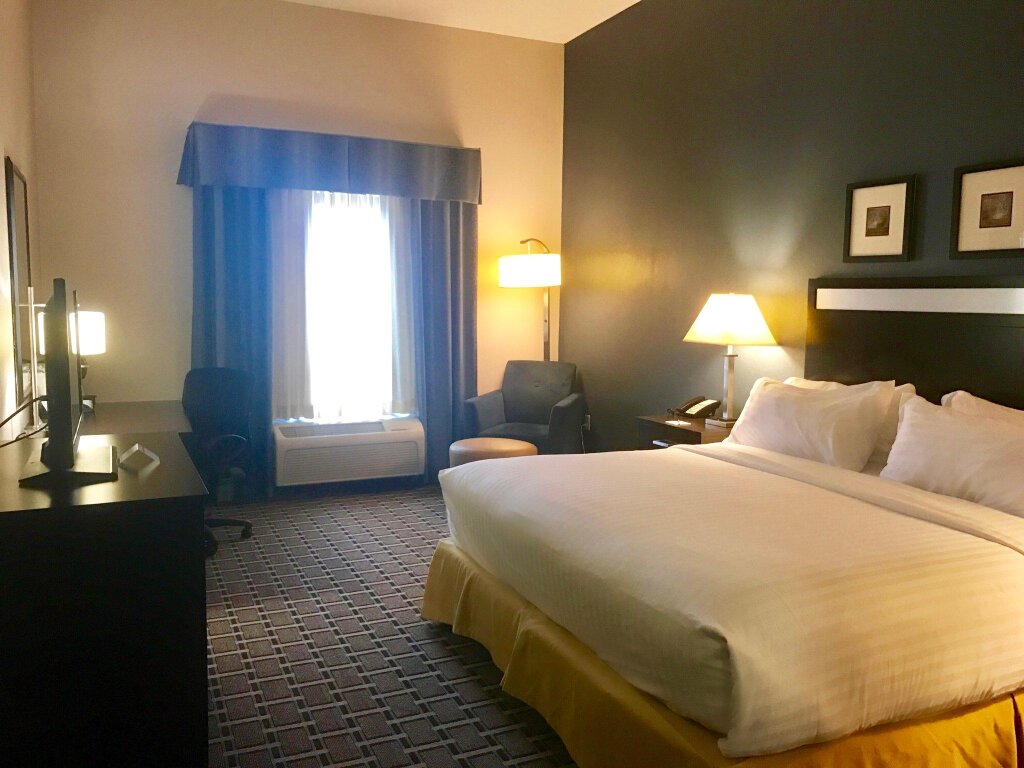 Номер Standard Holiday Inn Express & Suites Morton Peoria Area, an IHG Hotel