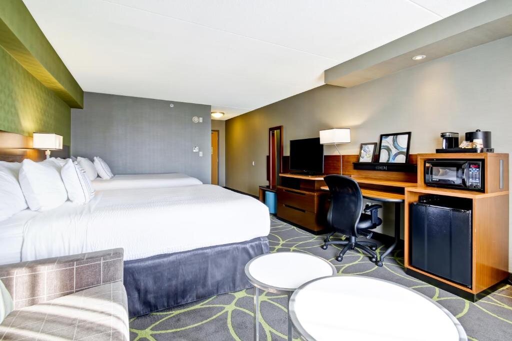Двухместный люкс Fairfield Inn & Suites by Marriott Guelph