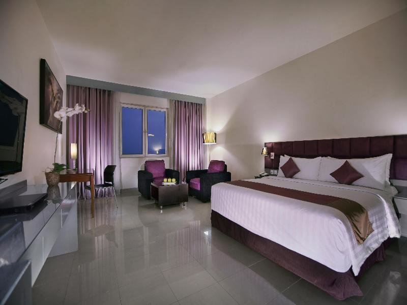 Standard room Royal Palm Hotel & Conference Center Cengkareng