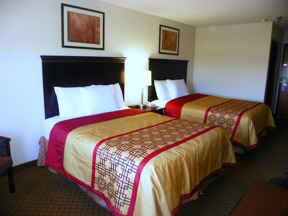 Standard quadruple chambre Royalton Inn & Suites Upper Sandusky
