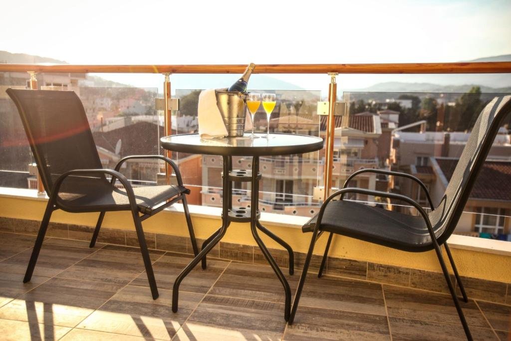 Трёхместный номер Standard с балконом Spa Hotel Montefila