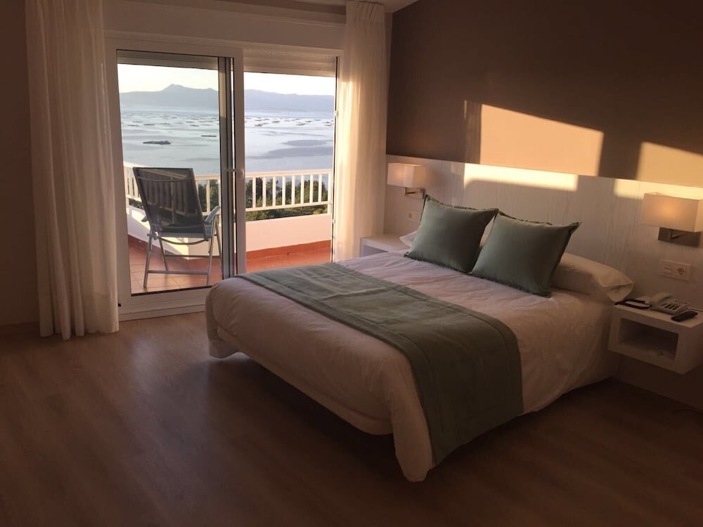 Двухместный номер Superior beachfront Hotel Mirador Ría de Arosa
