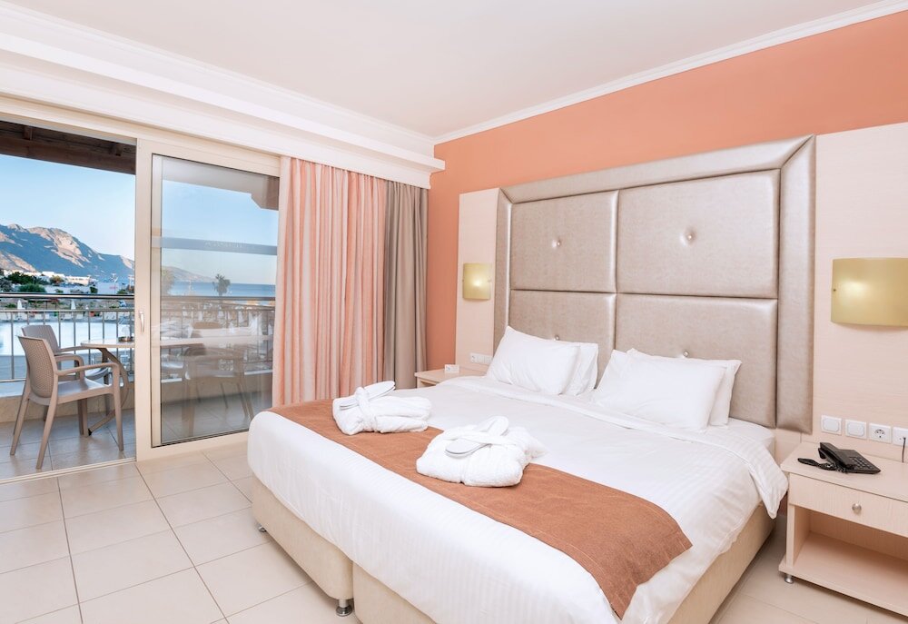 Junior Suite with balcony and with sea view Grand Blue Beach Hotel