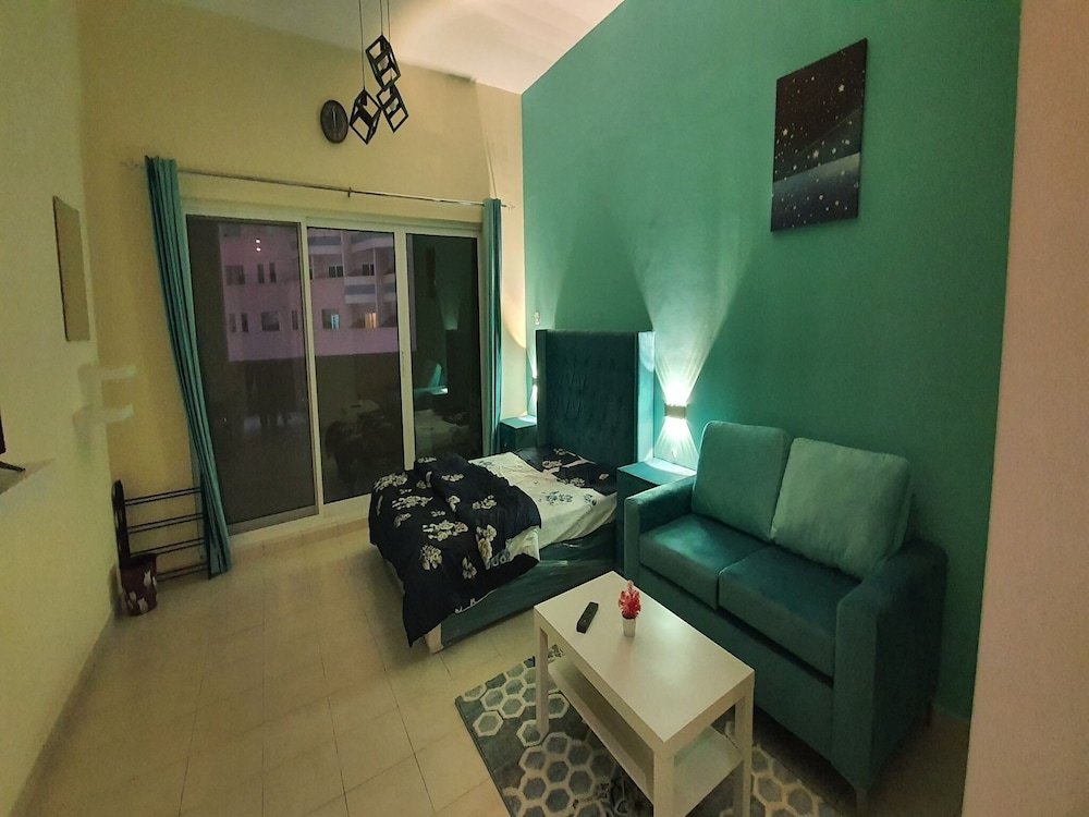 Apartment Stunning Furnished Studio Apartment in the Heart of Dubai
