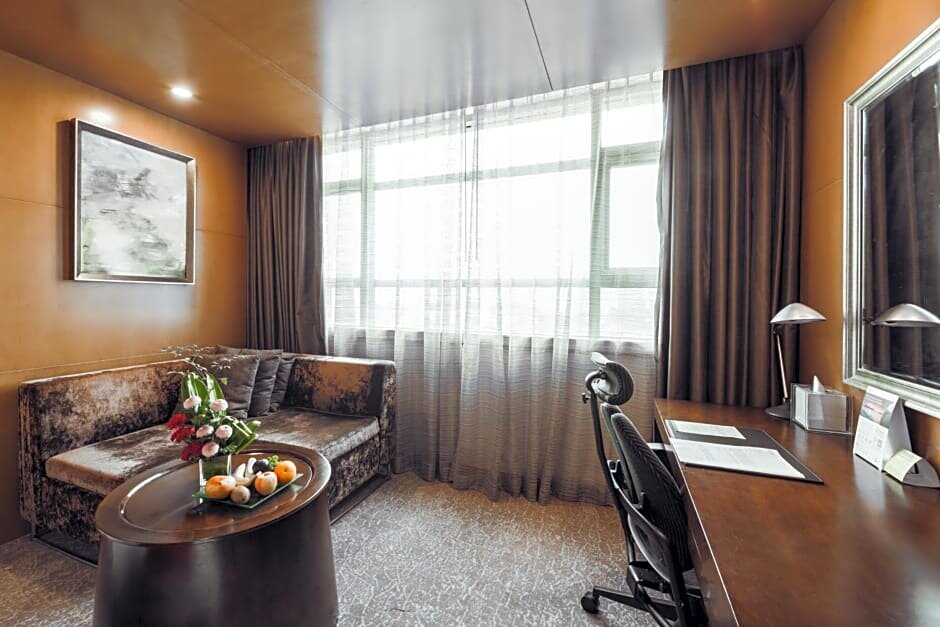 Четырёхместный номер Executive Holiday Inn Changzhou Wujin, an IHG Hotel