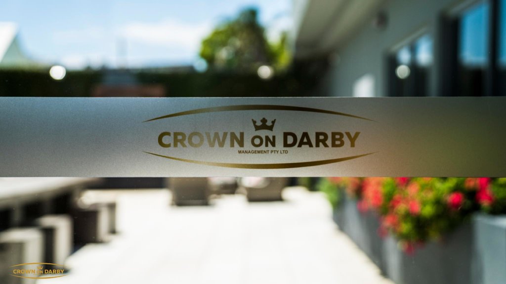 Апартаменты Crown on Darby Newcastle
