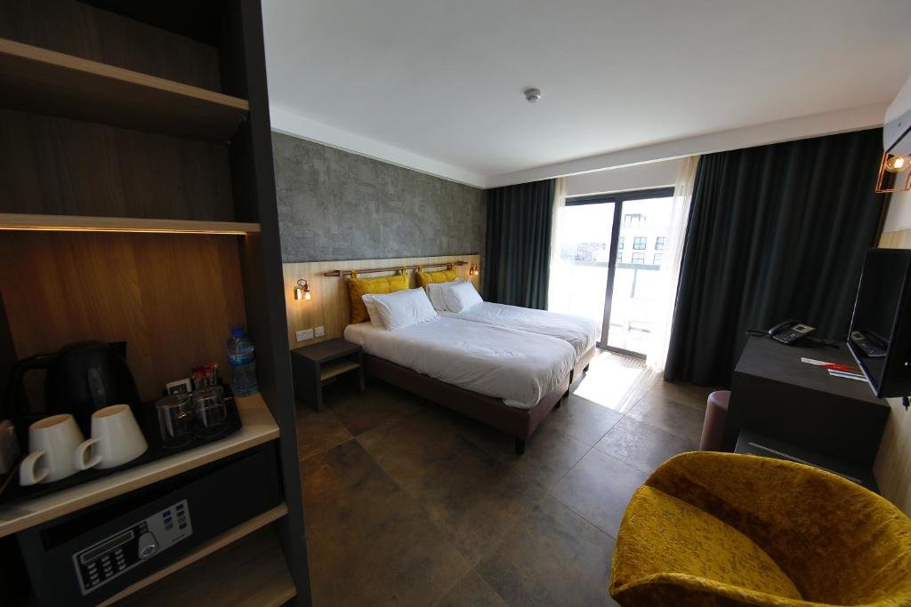 Deluxe Doppel Zimmer mit Balkon Ivy Hotel