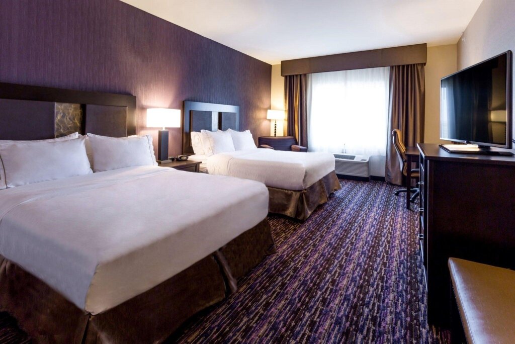 Standard Quadruple room Holiday Inn Express Hotel & Suites Billings, an IHG Hotel