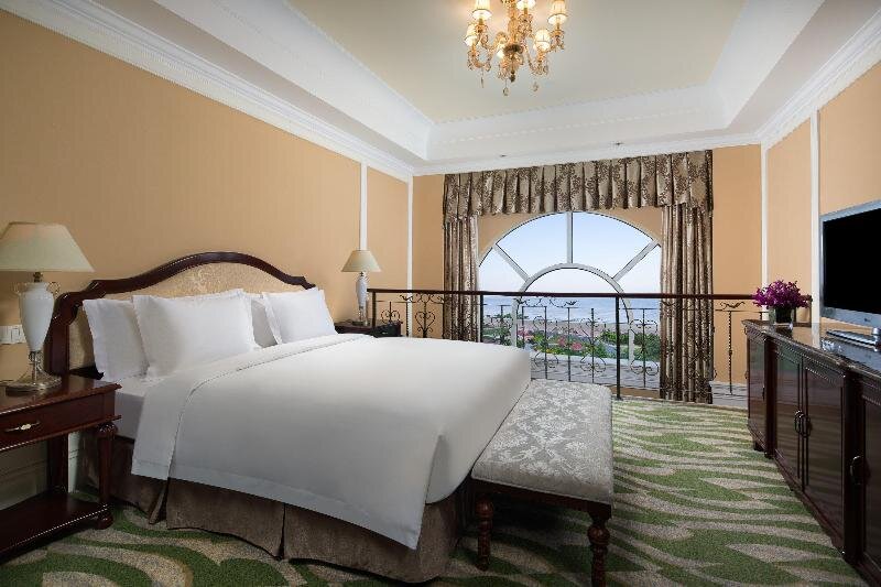 Люкс Дуплекс Crowne Plaza Qingdao Ocean Spring Resort, an IHG Hotel