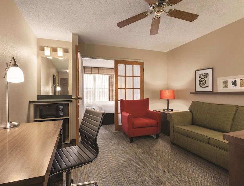 Двухместный люкс c 1 комнатой Country Inn & Suites by Radisson, Forest Lake, MN