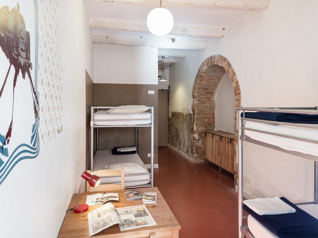Кровать в общем номере Hostel Vertigo Vieux-Port