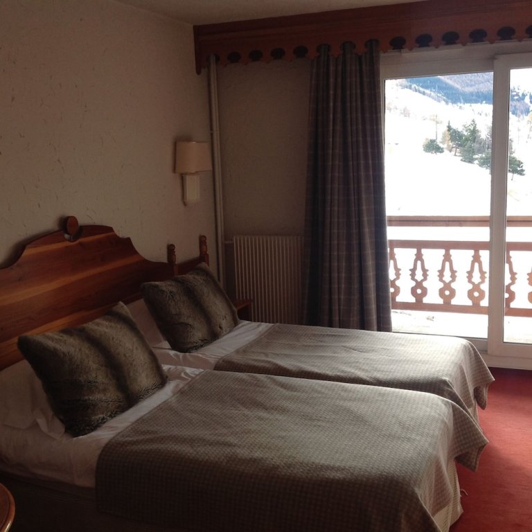 Standard Dreier Zimmer mit Balkon und mit Bergblick Le Souleil'Or