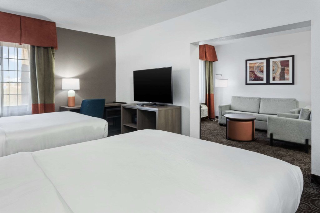 Четырёхместный люкс Comfort Inn Chandler - Phoenix South I-10