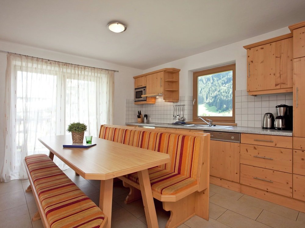 Hütte Holiday Home With Swimming Pool in Wald im Pinzgau