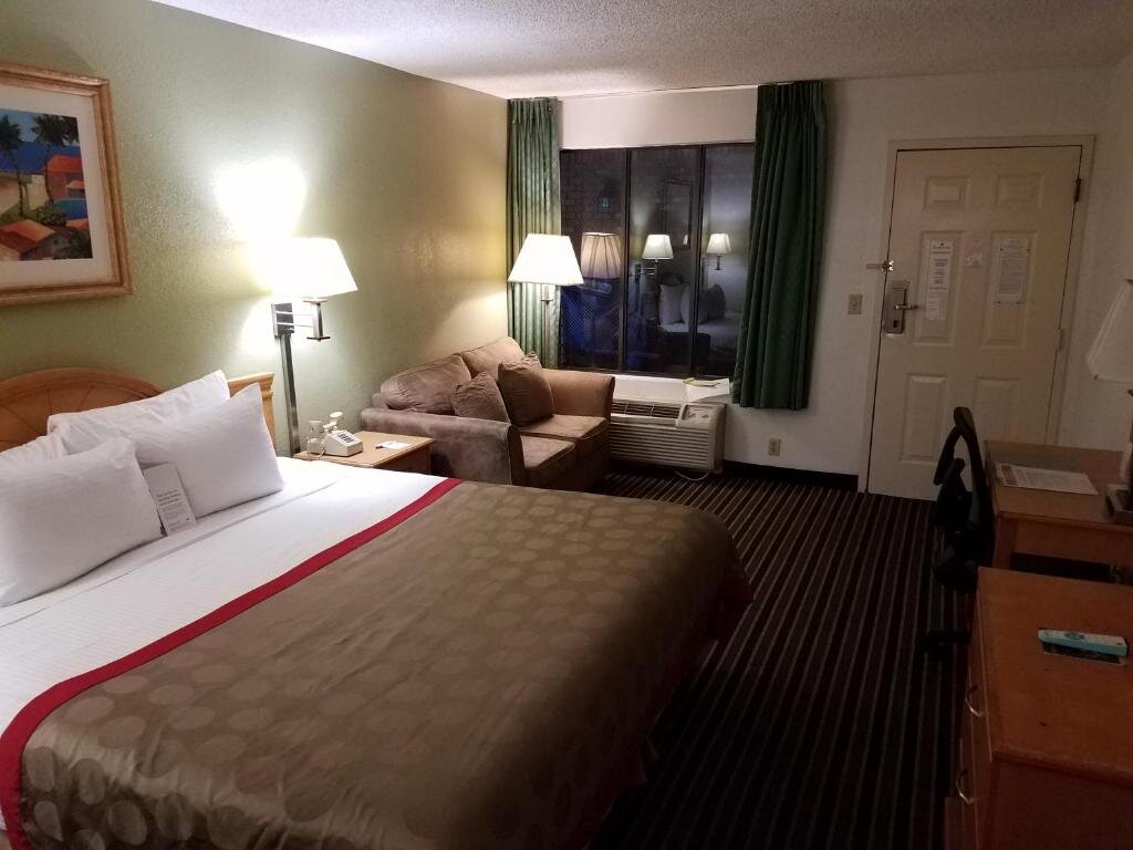 Standard Zimmer Ramada by Wyndham Temple Terrace/Tampa North