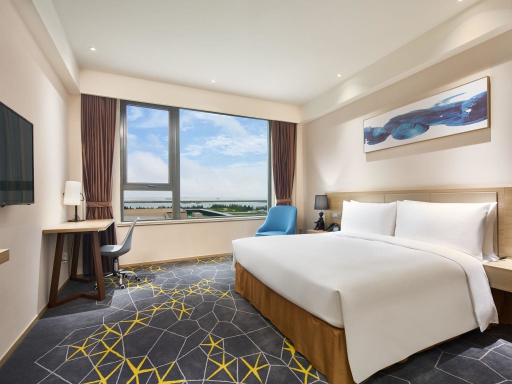 Deluxe Double room Q-Box Hotel Shanghai Sanjiagang -Offer Pudong International Airport and Disney shuttle