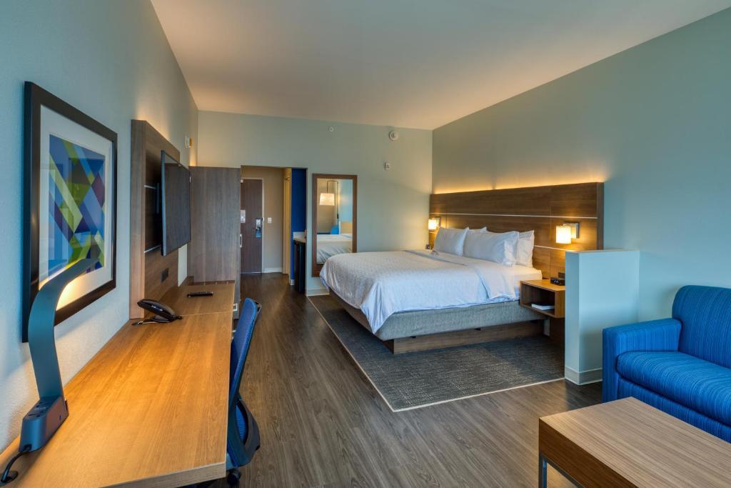 Suite Holiday Inn Express & Suites - Charlotte - South End, an IHG Hotel