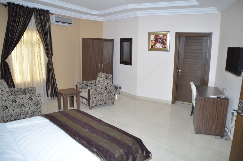 Suite Residency Hotel Leophine House