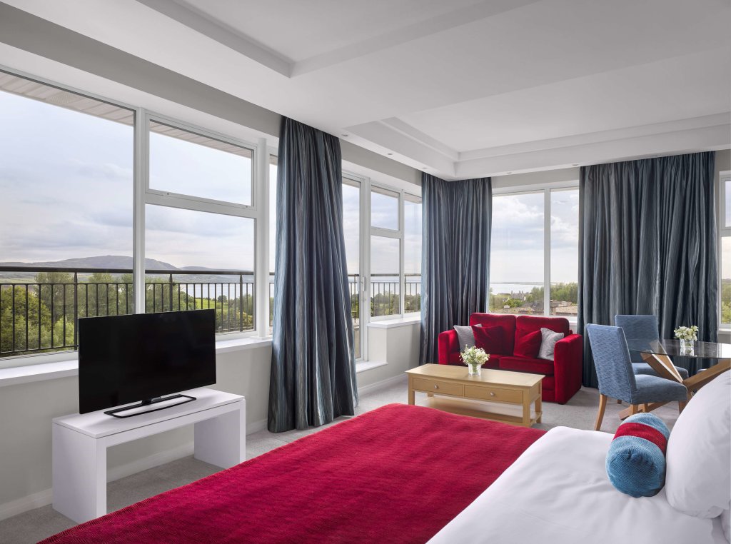 Люкс с балконом и с видом на море Radisson BLU Hotel & Spa, Sligo