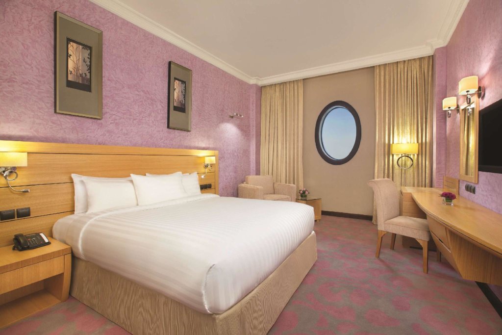 Standard Double room DoubleTree by Hilton Dhahran