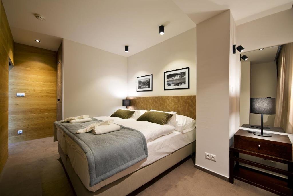 Номер Standard Hotel Lesna - Apartment Privileged with Garden & Terrace