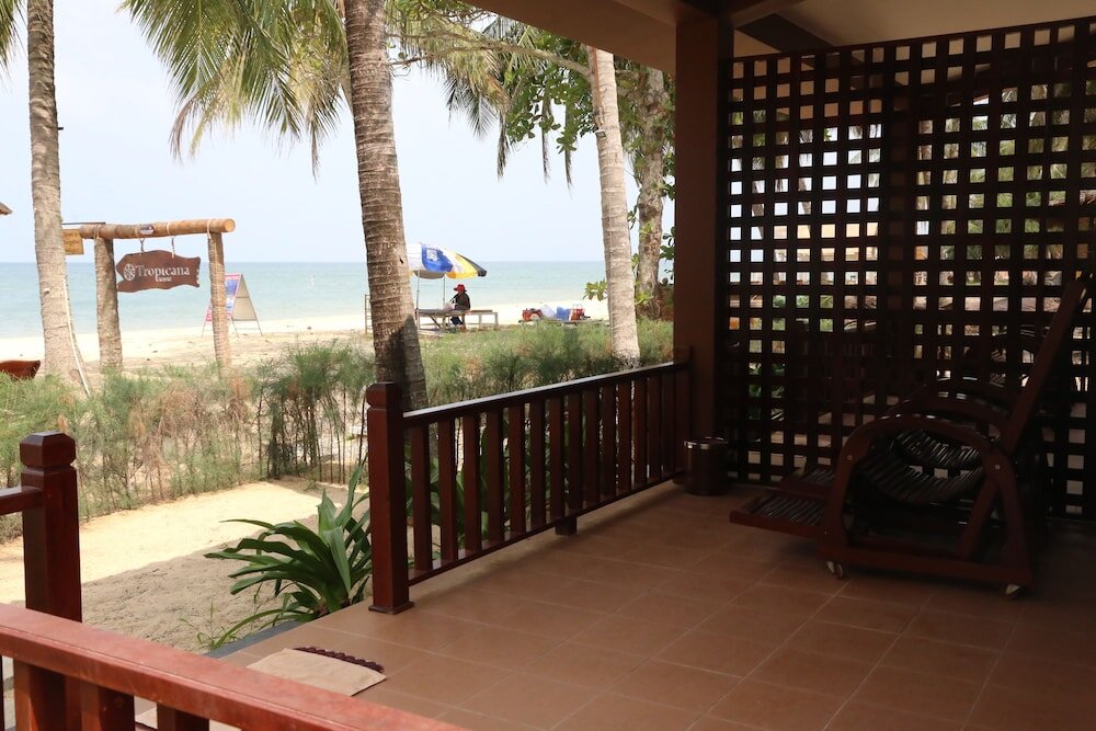 Семейный номер Standard с балконом и beachfront Tropicana Resort Phu Quoc