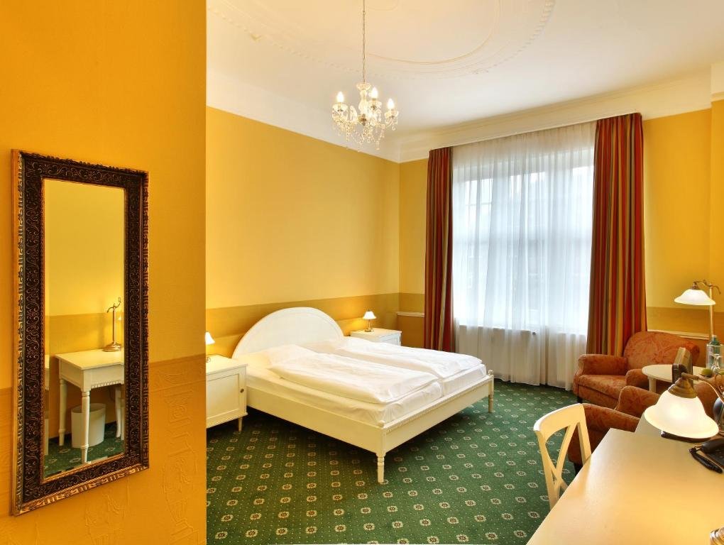 Трёхместный номер Standard Hotel Bellmoor im Dammtorpalais