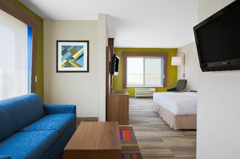 Standard suite Holiday Inn Express Hotel & Suites Ontario, an IHG Hotel