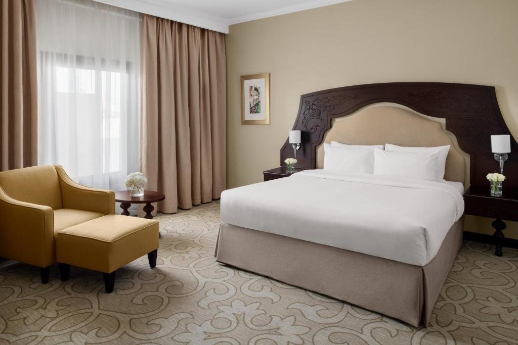 Suite doble 1 dormitorio Crowne Plaza Riyadh Al Waha, an IHG Hotel