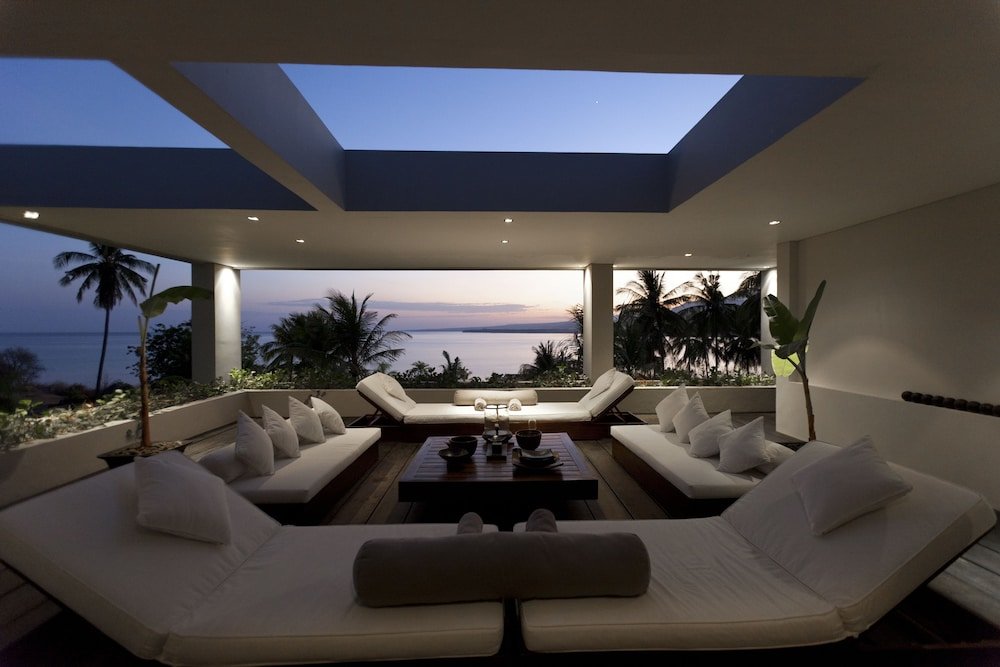 Семейный люкс Luxury с 2 комнатами с видом на океан The Lombok Lodge Suites & Private Villas