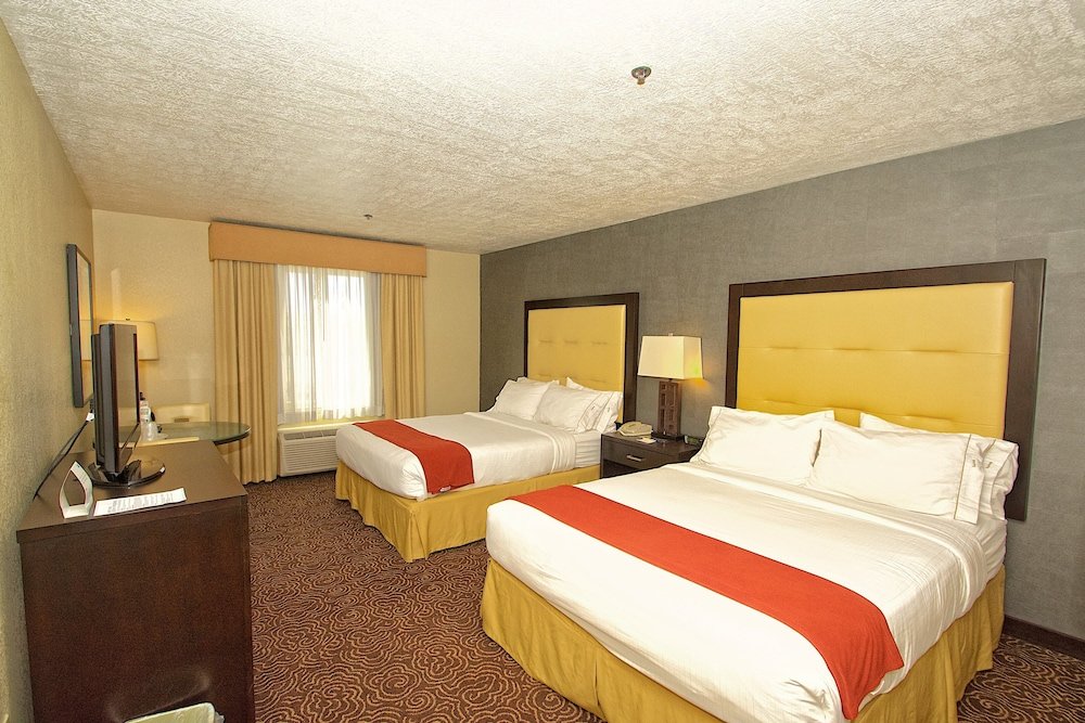Standard Vierer Zimmer Holiday Inn Express Ogden, an IHG Hotel