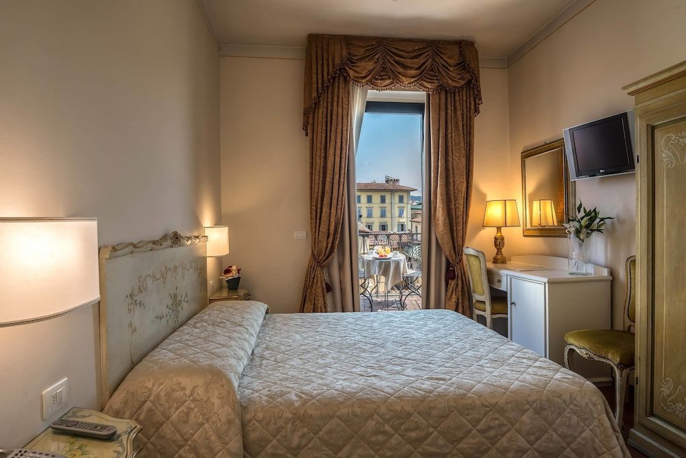 Standard Double room with city view Hotel Machiavelli Palace