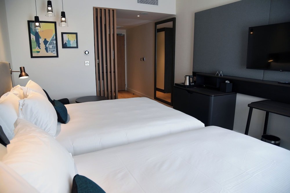 Standard Quadruple room Holiday Inn Dijon Sud - Longvic, an IHG Hotel