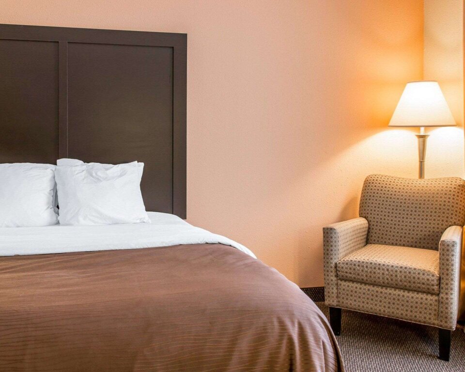 Standard Vierer Zimmer Quality Inn & Suites Niles