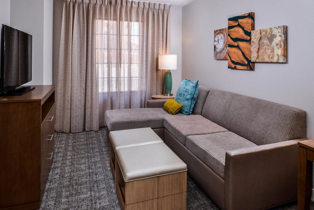 One bedroom quadrupla Staybridge Suites Indianapolis Downtown-Convention Center, an IHG Hotel