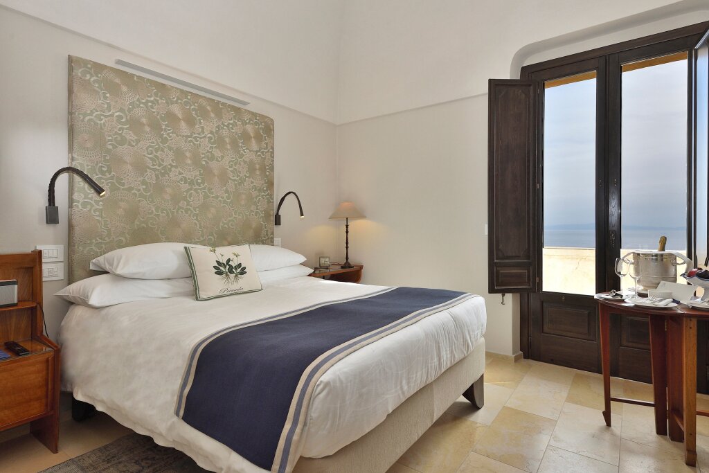Двухместный номер Standard с видом на море Monastero Santa Rosa Hotel & Spa