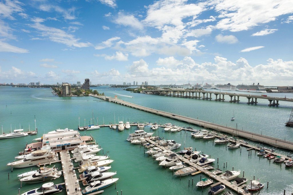 Двухместный номер Standard с видом на залив Miami Marriott Biscayne Bay