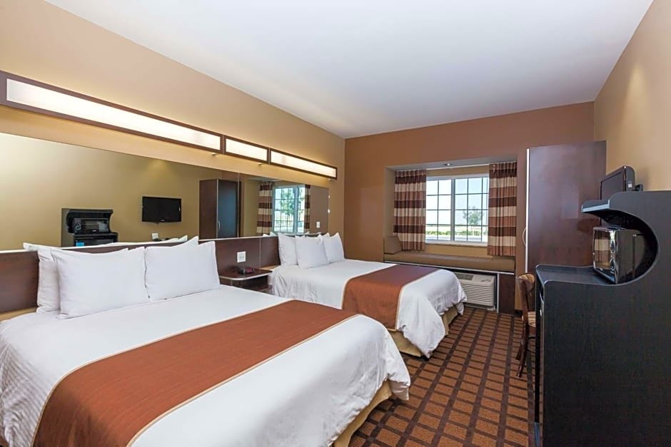 Deluxe quadruple chambre Microtel Inn & Suites by Wyndham Wheeler Ridge
