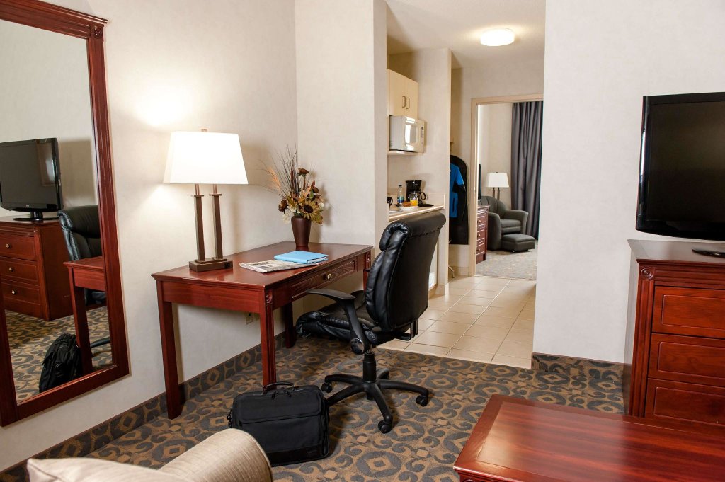 Suite Best Western Brantford Hotel and Conference Centre