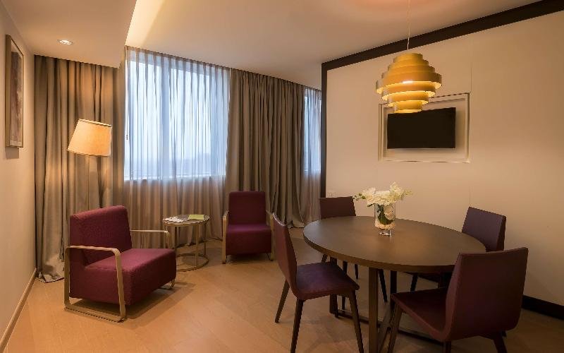 Suite doble 1 dormitorio DoubleTree by Hilton Hotel Yerevan City Centre