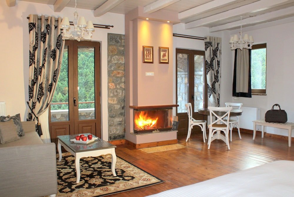 Suite Nefeles Mainalon Luxury Residences & Lounge