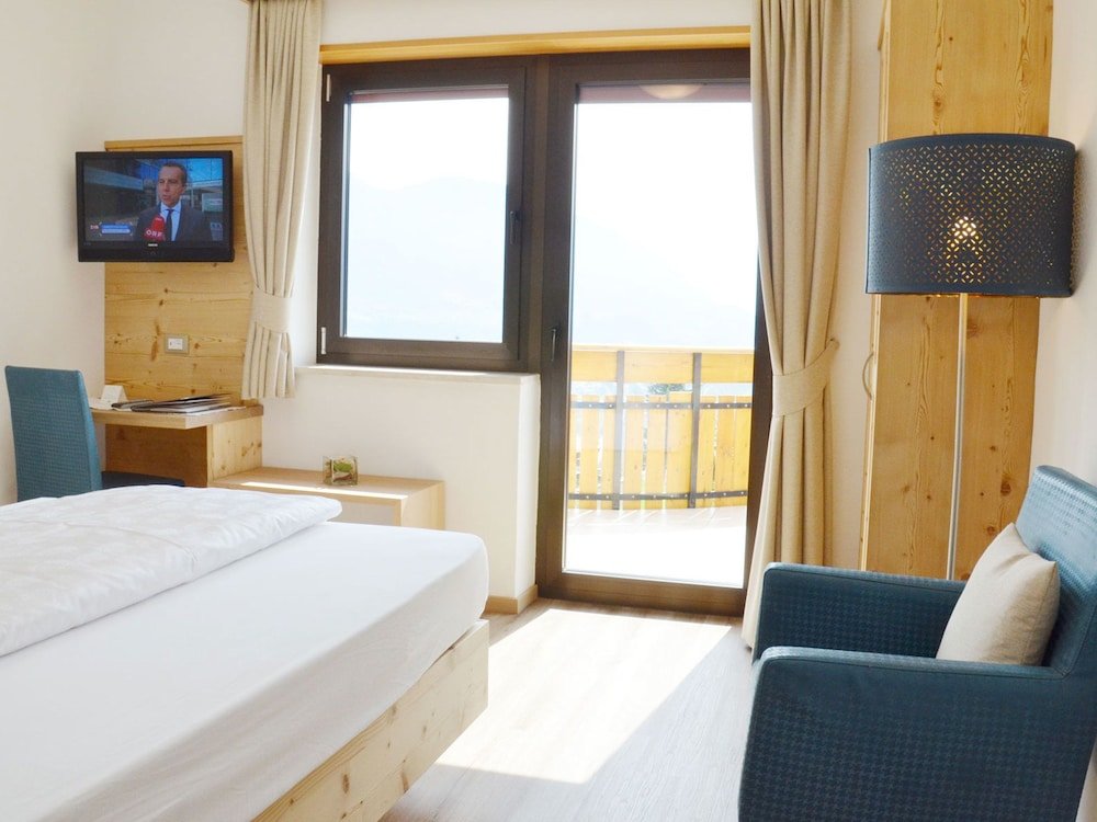 Komfort Einzel Zimmer mit Balkon Hotel Karin