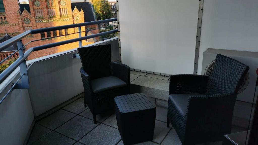 Apartamento 1 Person - Single - Appartement -Zentral gelegen in Leverkusen Wiesdorf - Friedrich Ebert Platz 5a , 4te Etage mit Aufzug-und mit Balkon