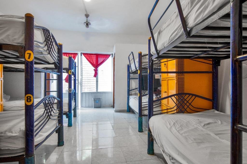 Кровать в общем номере (женский номер) ITH Amazing Hostel Sayulita