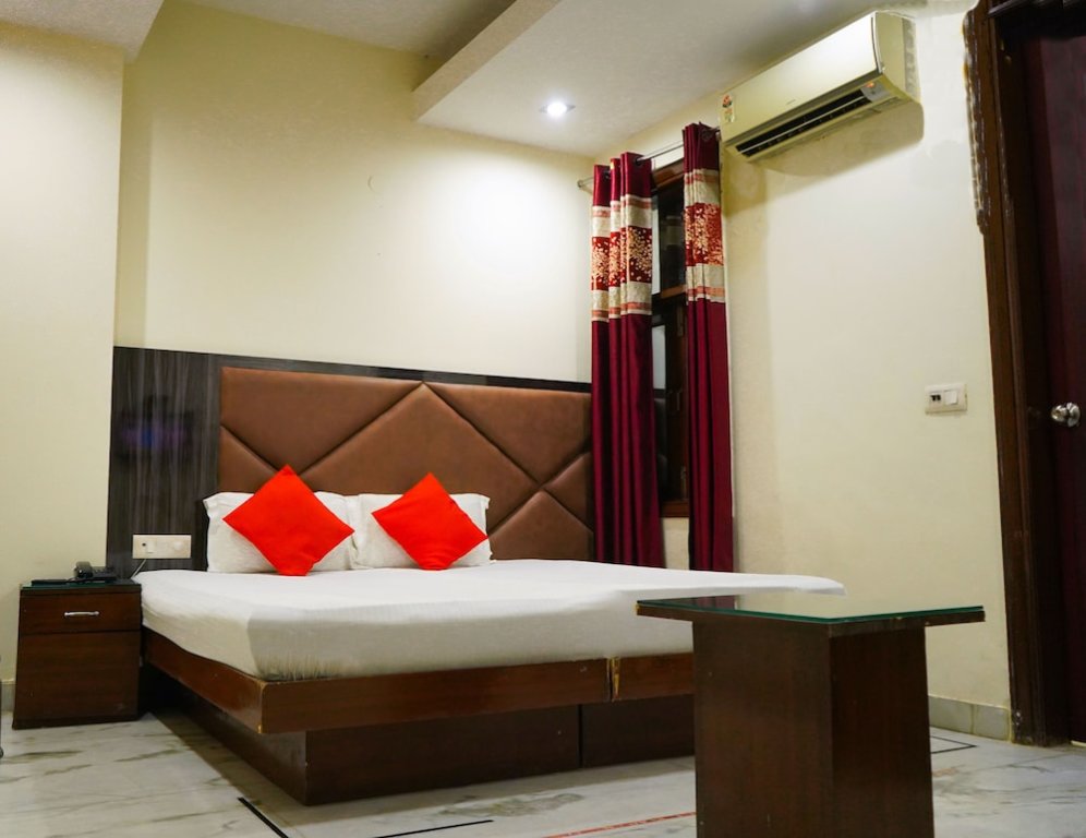 Двухместный номер Deluxe Hotel S & B East Inn - Patel Nagar