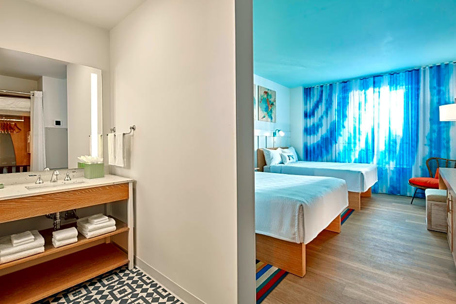 Двухместный номер Standard с видом на бассейн Universal's Endless Summer Resort - Surfside Inn and Suites