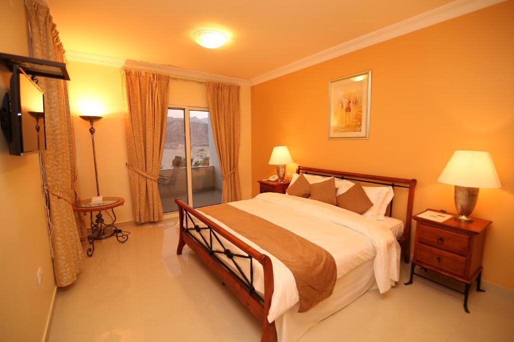 Номер Standard пентхаус с 3 комнатами Sandy Beach Hotel & Resort